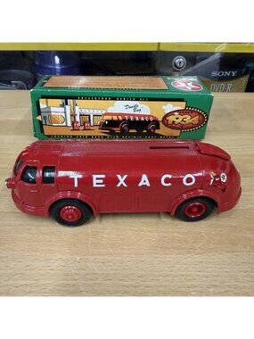 1994 ERTL 1934 Diamond T "Doodle Bug" Texaco Tanker Coin Bank Scale DieCast